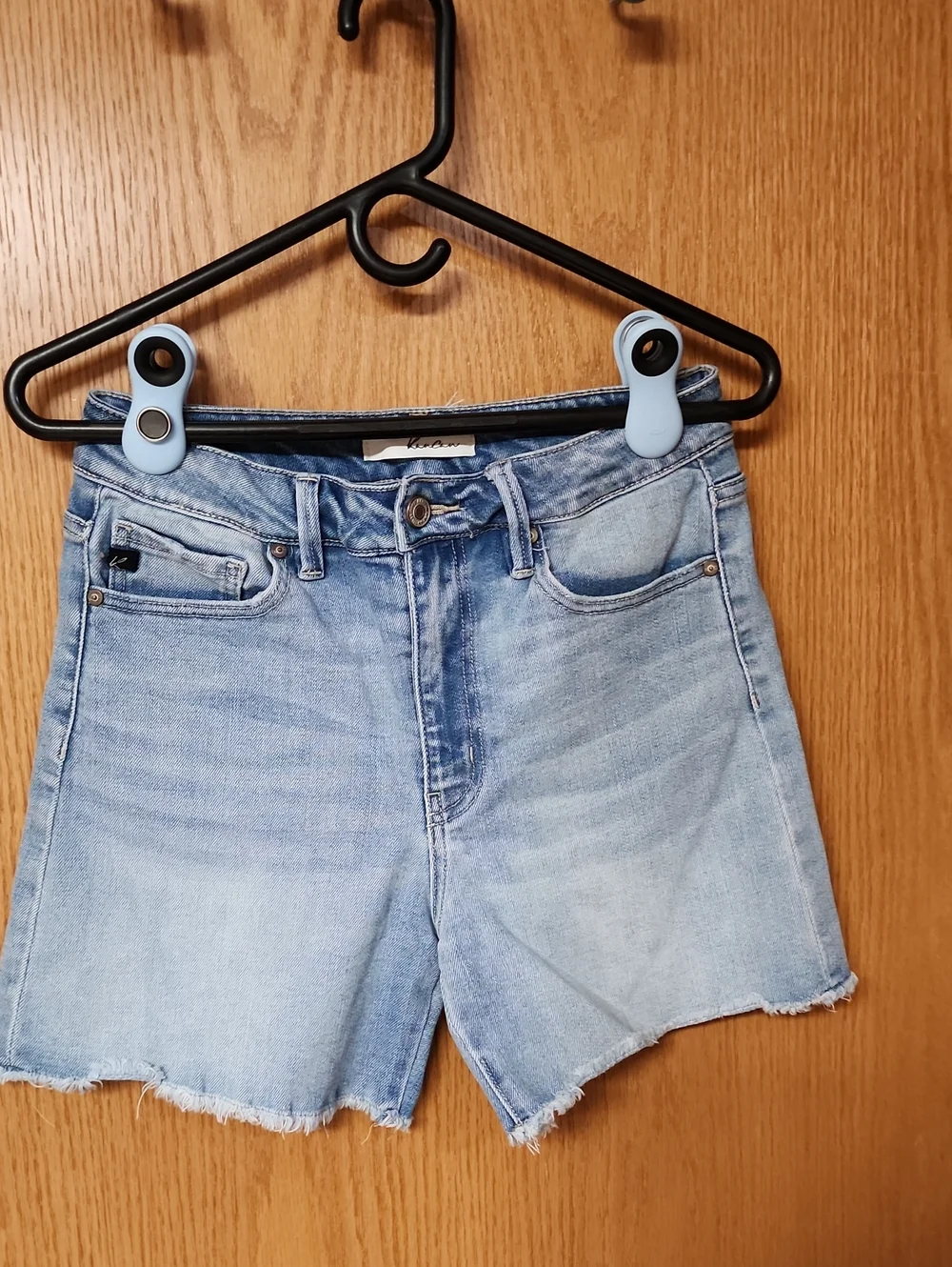 KanCan Light Blue Denim Cutoff Shorts - Women L number 1161